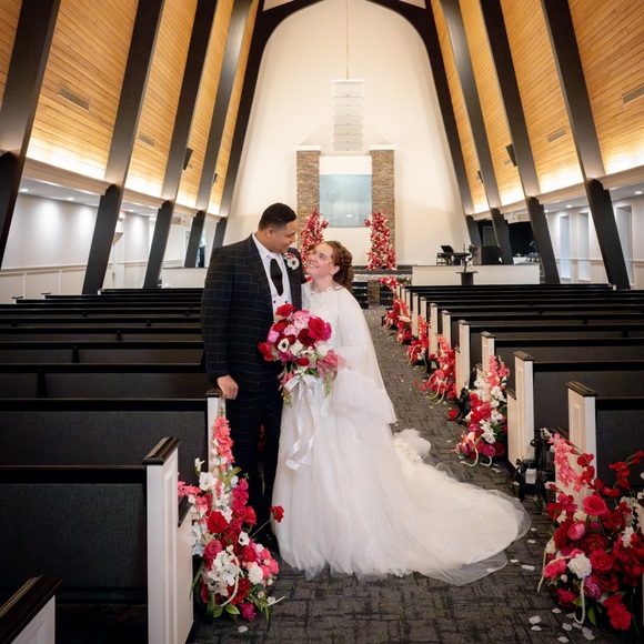 Meet your Posher, Erica - Picture 1 of 4